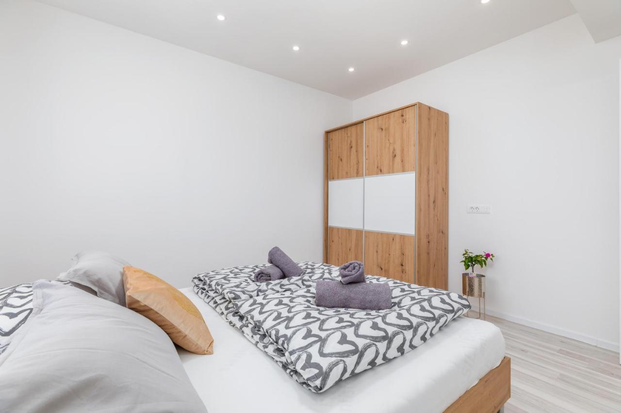 Apartman Knezevic A Fažana Exterior foto